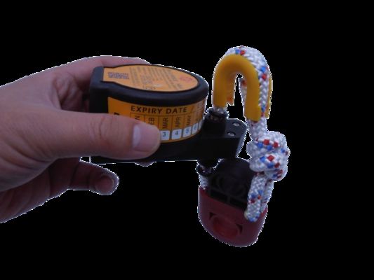 Urządzenie hydrostatyczne do automatycznego uwalniania tratwy ratunkowej HRU